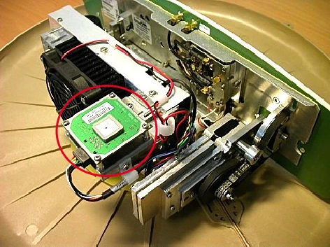 EXPLORER 727 天线内部的 GPS 模块