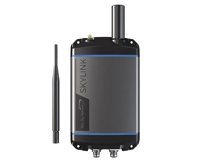 SkyLink 5100 数据网关与蘑菇头天线